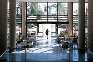 Hotel Amathus Beach 5*